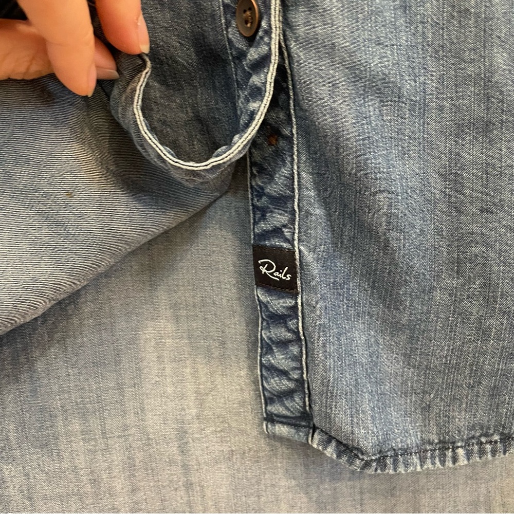 Rails Chambray Denim Top Button Up Size Xs - image 7